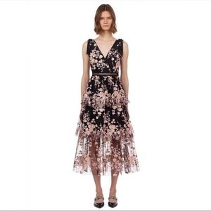 Self-Portrait Midnight Floral Mesh Midi
Dress size US6/UK10